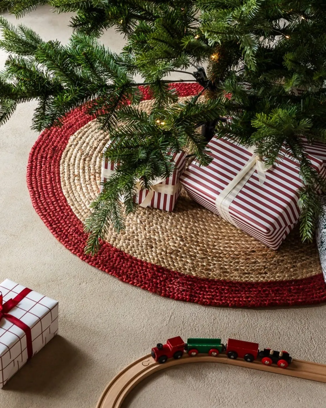 GRANIT Omslagspapper 10m Ruta Vit/Röd- Presentinslagning & Diy|Presentinslagning